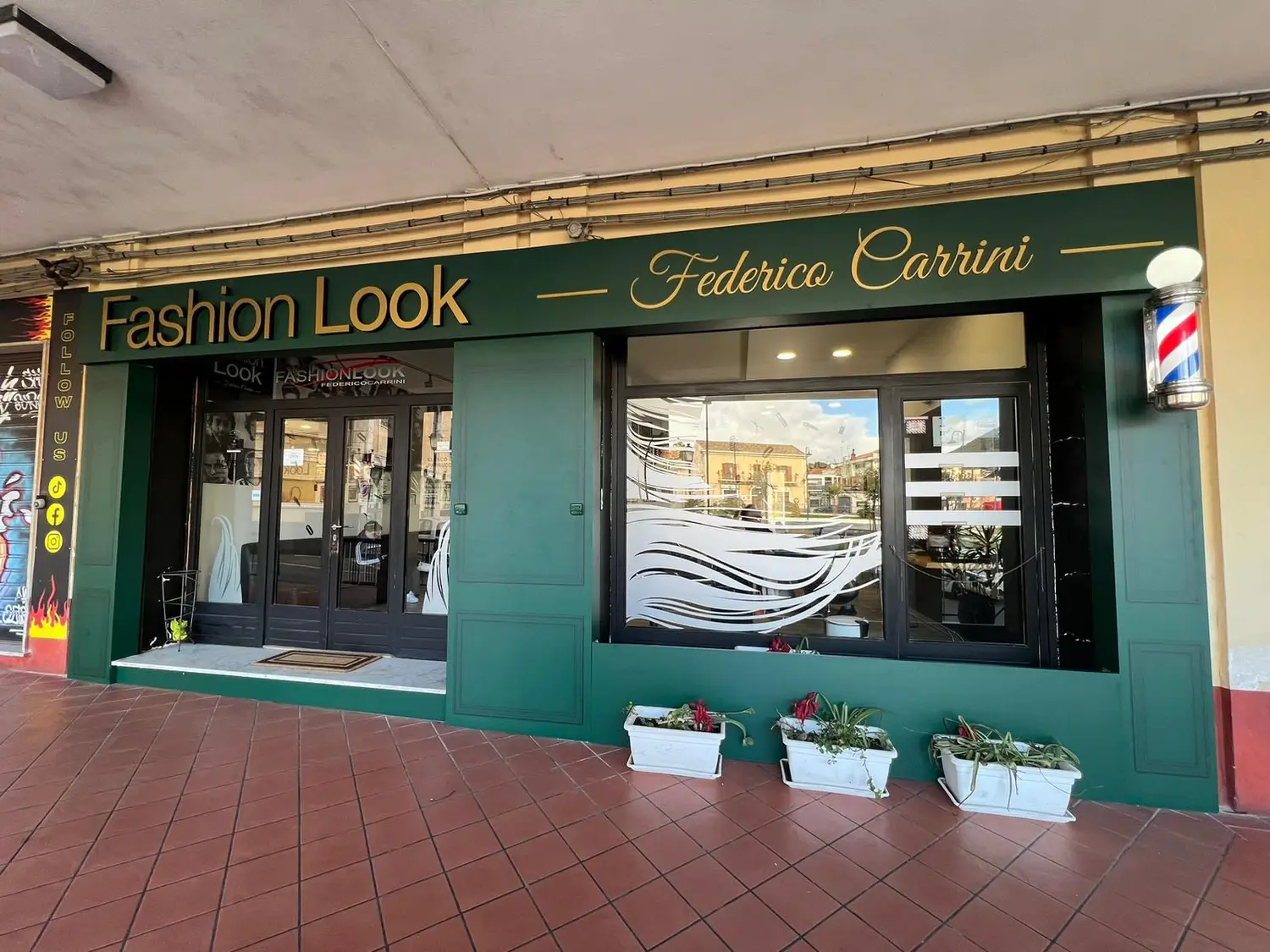 Insegna Fashion Look Federico Carrini